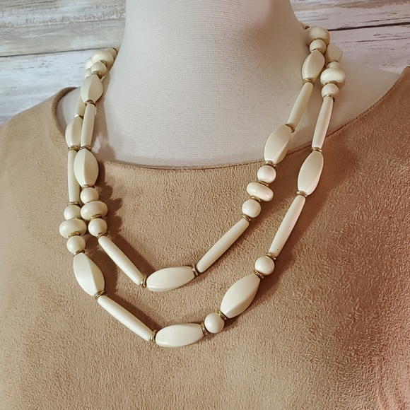 CHICO'S NWT Long Beaded Lamarva Necklace